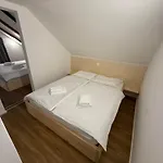 Pjagodic - Pool & View *