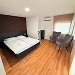 Semesteranläggning (resort) Pjagodic - Pool & View Cerklje na Gorenjskem