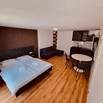 Pj Resort - Pool & Mountain View *
