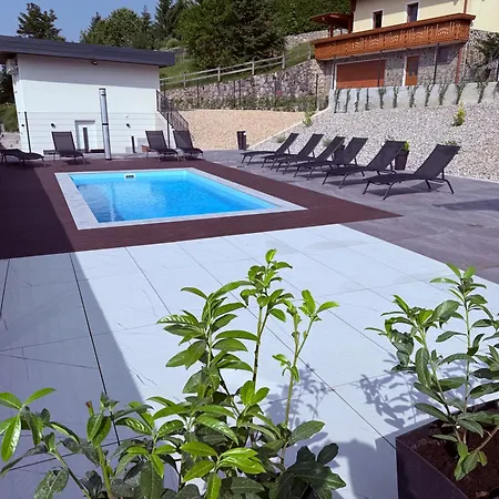Pj Resort - Pool & Mountain View