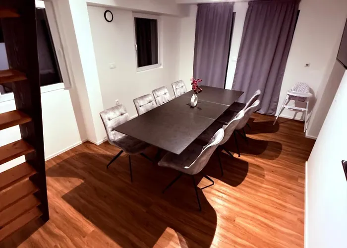 Pjagodic - Pool & View