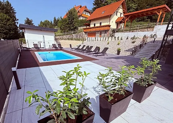 Курортный комплекс Pjagodic - Pool & View *